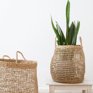 Round <b>woven</b> <b>basket</b> made of sea grass, Mera brand, with a handle - Product Image 1