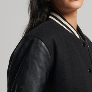 Chaqueta Varsity de mujer con aspecto inspirado en los deportes americanos clásicos, prendas de vestir exteriores a la moda con comodidad informal, chaqueta Varsity para mujer - Product Image 4