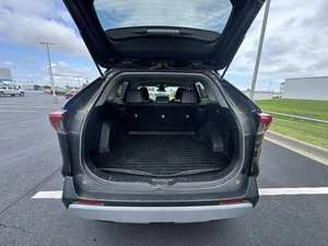 Véhicule d'occasion de haute qualité, berline compacte diesel 2024, cuir, transmission automatique, pack style tout-terrain, exportation - Product Image 6