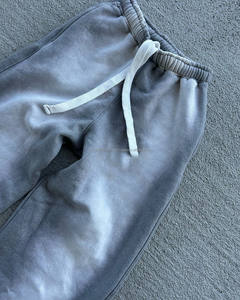 Pantalon de jogging léger personnalisé pour hommes, pantalon de survêtement ample à jambes évasées et empilées, pantalon de survêtement décontracté avec lavage à l'acide et pantalon pour hommes - Product Image 4