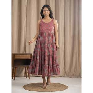 Vestido largo de algodón Mulmul color carmesí, estampado a mano, estilo bohemio-elegante, con cintura baja y tirantes ajustables, transpirable, talla única. - Product Image 3