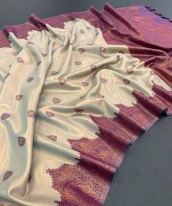 Saree en soie de mariage, organza avec séquence de dentelle florale et chemisier - Product Image 3