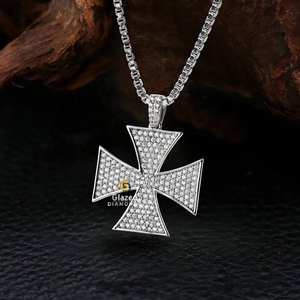 Pendentif croix en fer glacé en argent sterling 925 avec diamants de laboratoire taille brillante VVS Clarity Gold avec idée cadeau d'occasion - Product Image 1