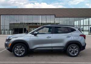 Kia Seltos EX AWD 2025, version intermédiaire de luxe du SUV compact repensé - Product Image 3