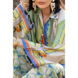 Traje de Dos Piezas en Satén Charmeuse Estampado con Pantalones Anchos de Cintura Alta, Transpirable y Decorado con Estampado TS-52004 - Product Image 2