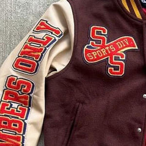 Chaquetas Varsity de Borrego Antibacterianas para Hombre y Mujer, de Alta Calidad, en Todos los Tamaños y Colores, Estilo Nuevo con Cuello Alto - Product Image 3