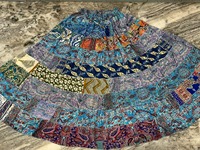 Jupe longue en soie bohème à 7 niveaux Patchwork Design terreux naturel respirant longue flottante Gypsy danse du ventre Sari élégant et élégant