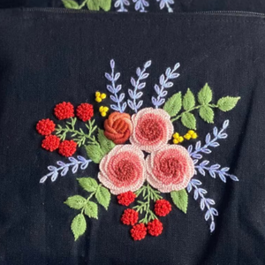 Sac en lin brodé à la main avec broderie Différentes couleurs Sac à dos en lin 100% lin lavé doux OEM Fabriqué au Vietnam - Product Image 5