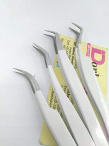 Pinzas de pestañas recubiertas de polvo blanco diamante logotipo personalizado Acero inoxidable Mega volumen curvado pinzas de pestañas de 45 grados - Product Image 6