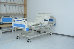 <span class=keywords><strong>Letto</strong></span> Ospedaliero Elettrico a Tre Funzioni per Pazienti, Regolabile in Altezza, con Materasso per Reparto Ospedaliero/Clinico - Product Image 6