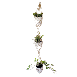 Pots de fleurs suspendus en métal écologiques au design fantaisie en macramé pour l'extérieur et le jardin à domicile avec un style moderne - Product Image 1