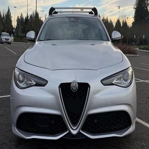 Alfa Romeo Giulia T-i A-W-D 2017 - Product Image 1