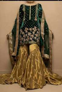 Robe maxi de créateur pakistanaise pour mariage et occasions spéciales, broderie lourde et travail de perles, dernières arrivées pour l'Aïd - Product Image 6