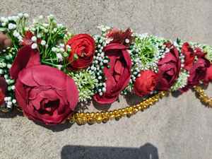 Guirnalda de Flores Artificiales Bandarwal con Ghunghroo Metálico, Cenefa Semicircular para Puerta, Decoración Hecha a Mano para el Hogar, Cumpleaños, Bodas - Product Image 3