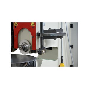 Machine de découpe et de bordage circulaire hydraulique DHKM 6 / 8, pour la découpe et le bordage de tôles bombées et de fonds de réservoir jusqu'à 4550 mm - Product Image 4