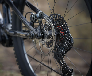 DJI Amflow PL Carbon (800Wh) DJI Avinox Système d'entraînement Vélo électrique de milieu de gamme et longue portée Tailles M L XL - Product Image 6