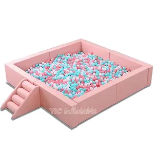 I bambini in età prescolare giocano con l'attrezzatura per bambini al coperto Soft Play Playground Foam Climbing Toy Soft Play Set in vendita