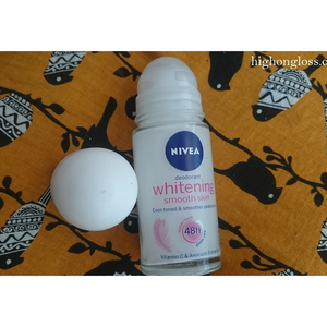 Desodorante Roll-On Suave para una Piel Suave y Lisa, Desodorante Roll-On Nivea Blanqueador para una Piel Suave y Axilas Radiantes - Product Image 3