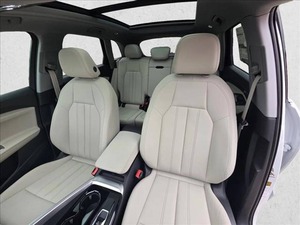 รถยนต์มือสอง Audi Q5 Premium 4 ประตู SUV ขับเคลื่อน 4 ล้อ ปี 2025 สภาพดี - Product Image 5