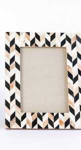 Vente en gros Cadre photo en bois incrusté d'os de luxe avec illustration florale indienne décorative pour cadeaux et décoration de la maison - Product Image 3