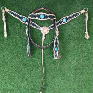Cuir véritable léger saisonnier Horse Ridding Equipment New Beautiful Tooled Horse Tack Set Headstall Breast plate - Product Image 1