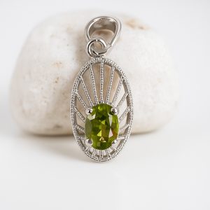Collar de Plata de Ley 925 con Baño de Rodio y Peridoto Ovalado Verde, Estilo Minimalista para Mujer, Regalo para Cumpleaños de Agosto, Uso Diario - Product Image 5