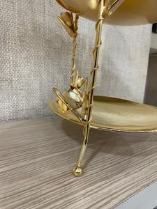 ขาตั้งเค้กลายดอกกุหลาบและใบไม้เคลือบทอง เหมาะสำหรับตกแต่งโต๊ะกลางและเป็นของขวัญจากอินเดีย - Product Image 4