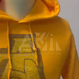 เสื้อฮู้ดผู้ชายผ้าฟลีซปักเพชร ขายดีออนไลน์ สำหรับฤดูหนาว ผลิตจากวัสดุเป็นมิตรต่อสิ่งแวดล้อม ระบายอากาศได้ดี MOQ ต่ำ - Product Image 3