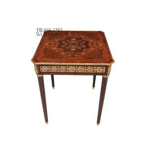 Table d'appoint carrée de luxe avec marqueterie géométrique complexe, médaillons en porcelaine peints à la main et décor palais en laiton doré - Product Image 1