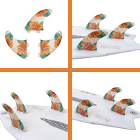 Planche de surf Waterplay Surfing Honeycomb Half Carbon au design personnalisé, ailerons simples en fibre de verre, ensemble de 3/5 ailerons pour utilisation en mer