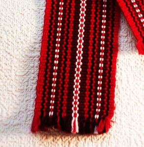 Cinturón Ucraniano Tejido a Mano, Faja Étnica Roja para Camisa Bordada, Vibrante Cinturón Cossaco, Colorido Regalo Eslavo - Product Image 3