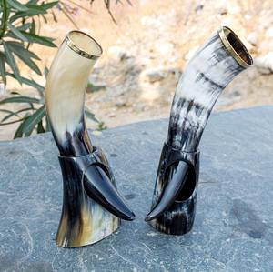 Herencia Vikinga: Cuerno para Beber Hecho a Mano con Elegante Soporte, Espíritus Nórdicos: Juego de Cuerno y Soporte Artesanal - Product Image 6