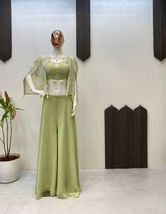 เสื้อเบลาส์สามชิ้นลายพลาสโซและเสื้อเชียร์พร้อมงานปักเลื่อมและงานกระจกจริง - Product Image 1