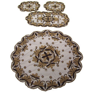 Couverture de table ronde en filet brodé Linge de table décoratif fait à la main pour les mariages et les occasions spéciales - Product Image 1