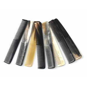 Peines de Cuerno de Búfalo Natural Pulidos con Dientes Suaves para Uso Doméstico a un Precio Muy Económico - Product Image 1