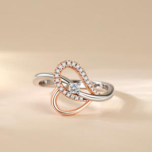 Anillo Jeulia de Plata de Ley Bicolor con Corazón Infinito e Incrustaciones de Circonita - Product Image 5