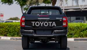 Toyota Hilux 2023 d'occasion en excellent état, automatique, conduite à gauche, intérieur cuir R20, caméra de recul, toit ouvrant, 4.1-6L, 300-400 ch - Product Image 3