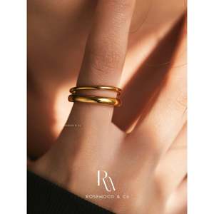 Anillo Unisex de Doble Banda Chapado en Oro de 18K, Resistente al Deslustre, con Incrustaciones, Impermeable, con Cadena Dorada - Regalo Perfecto para Ella - Product Image 6