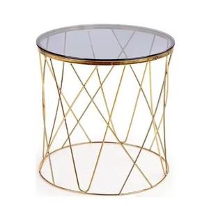 Elegantes y modernas mesas de centro de alambre dorado con características decorativas de construcción duradera y opciones de almacenamiento de alta gama - Product Image 4