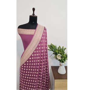 Sari Banarasi traditionnel, pur, élégant et doux, tissé à la main, en Khaddi Georgette, séchage rapide, protection solaire, pour toutes les occasions indiennes. - Product Image 6