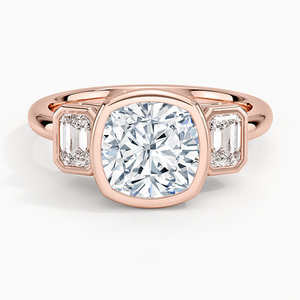 Bague de fiançailles pour femme en or 14K/18K avec trois pierres en diamant de laboratoire taille coussin et pierres latérales émeraude, certifiée IGI - Product Image 4