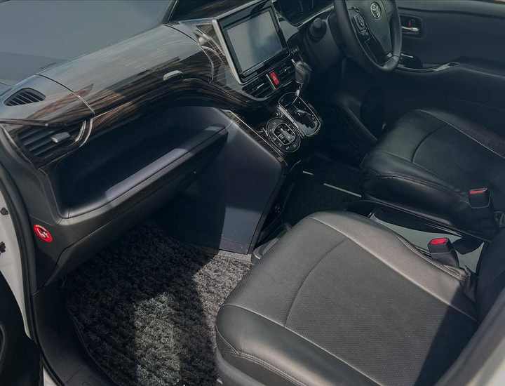 Used 2015 Toyota Voxy Automatic Drive Full Option