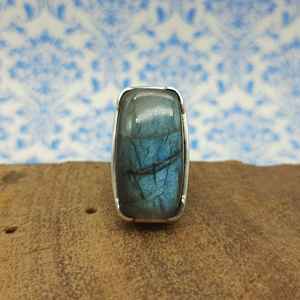 Heavy Labradorite Fancy Setting 925 Artículo de regalo de plata Anillo de diseñador Hecho a mano 925 Proveedor de joyería de plata - Product Image 1