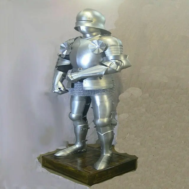 Cavaliere medievale Suit Of Armor War Templar Combat Full Body Armor Stand