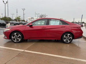 Berline de luxe 2023, 147 ch, moteur 2.0 L, boîte automatique, voiture familiale avec intérieur intelligent - Product Image 4