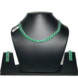 Elegante y Moderno Juego de Collar y Aretes de Plata de Ley 925 con Piedras Preciosas de Ónice Natural, Diseño Único para Bodas o Regalos - Product Image 1