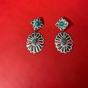 Inde boucles d'oreilles de luxe designable femme mode bijoux boucles d'oreilles pour femmes SCI artisanal traditionnel conçu boucle d'oreille en métal - Product Image 3