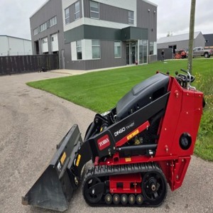 รถตักล้อยางขนาดเล็ก TORO TX427 แบบตีนตะขาบ สำหรับงานก่อสร้างในฟาร์มและการขนย้ายวัสดุก่อสร้าง - Product Image 4