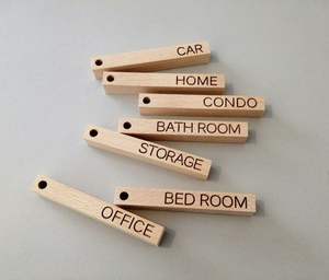 Porte-clés en PVC avec logo gravé au laser personnalisé en gros d'usine en acier inoxydable fait à la main et en bois naturel - Product Image 3