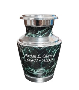 Urna de cremación para cenizas humanas Urna funeraria de metal con acabado personalizado con bolsa de terciopelo (recuerdo verde) - Product Image 1